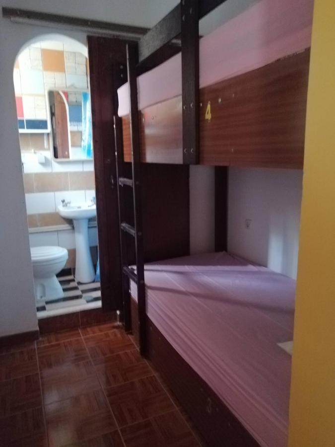 Lagos Central Hostel Bagian luar foto