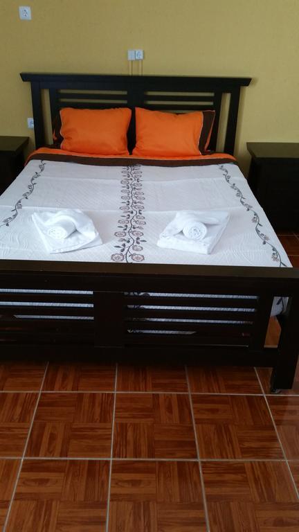 Lagos Central Hostel Bagian luar foto