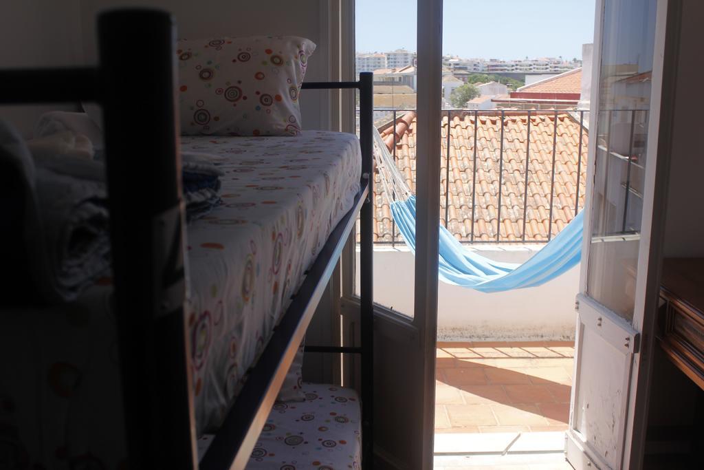 Lagos Central Hostel Bagian luar foto